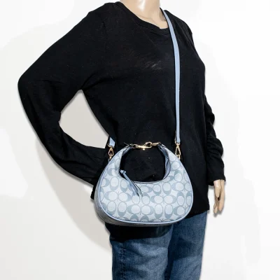 oon Crossbody with Wallet
